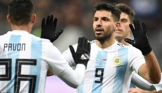 أجويرو مهاجم الأرجنتين 