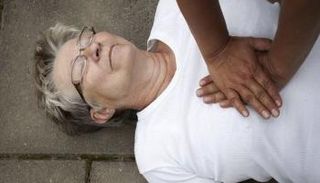 تنشيط القلب لمسنة - أرشيفية