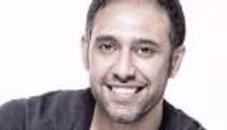 ملحن "ماشربتش من نيلها" يطالب بعدم إذاعة الأغنية مرة أخرى بصوت شيرين