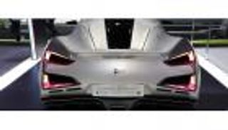 آيكونا فولكانو أول سيارة مصنوعة من التيتانيوم في العالم