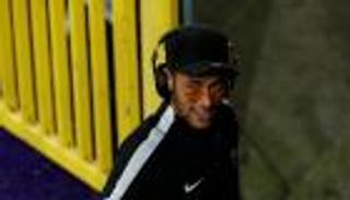 نيمار يبلغ حامل كرات بسبب رحيله عن برشلونة