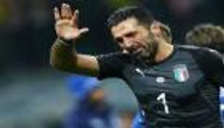 7 نجوم اعتزلوا اللعب دوليًا في ظروف سيئة