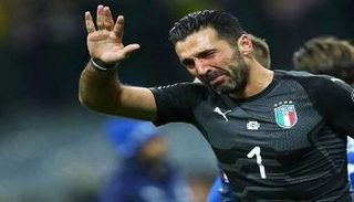 6 نجوم اعتزلوا اللعب دوليًا في أسوأ الظروف