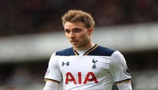 برشلونة يضع إريكسن كبديل لفشل صفقة كوتينيو