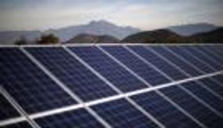 أول مصنع لإنتاج ألواح طاقة شمسية من رمال السيليكا بمصر
