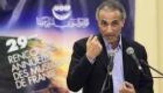 طارق رمضان في صحافة أوروبا.. منافق انتهازي مزدوج