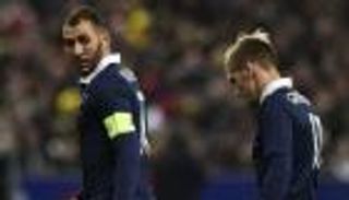 جريزمان يدافع عن بنزيمة قبل ديربي مدريد