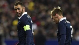 جريزمان يدافع عن ينزيمة قبل ديربي مدريد