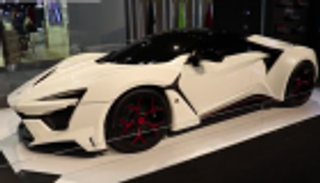 افتتاح أول صالة عرض للسيارات الخارقة في دبي