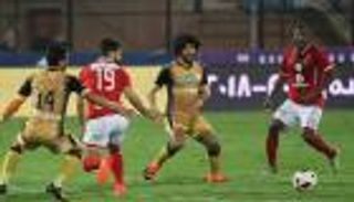 مهاجم الأهلي المصري يرد على الانتقادات بثنائية في الإنتاج