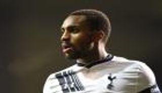 مدافع توتنهام يفتح الباب أمام صفقة تبادلية مع يونايتد