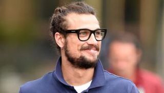 أوسفالدو يكشف سر اعتزاله