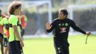 تقارير: مورينيو يستغل أزمة كونتي ولويز