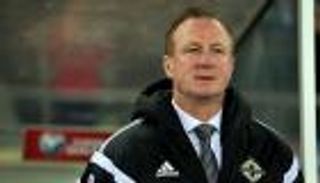 مدرب أيرلندا الشمالية يقترب من قيادة اسكتلندا