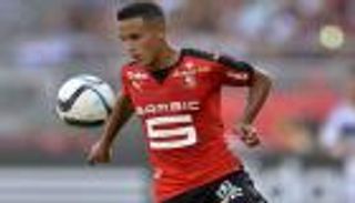 الجزائري زفان يعود للملاعب بعد غياب 200 يوم