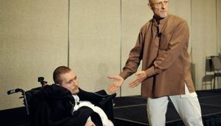 كانافيرو مع أول شاب وافق على نقل رأسه إلى جسد آخر