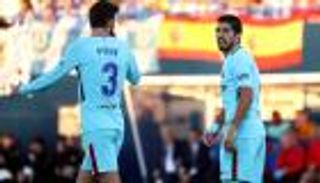 إنذار بيكيه صداع في رأس برشلونة قبل مواجهة فالنسيا