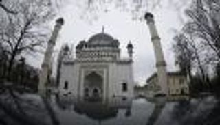 ولاية ألمانية تدرس غلق مساجد يسيطر عليها أئمة "متطرفون"