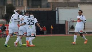 سطيف يهزم بارادو ويتقدم للمركز الثالث بالدوري الجزائري