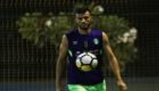 الأهلي السعودي يوضح حقيقة إصابة السومة بالصليبي