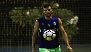 الأهلي السعودي غاضب من شائعات إصابة السومة 