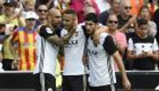 فالنسيا يهدد برشلونة برقمين قياسيين