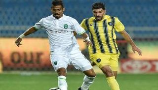 أهلي جدة يفلت من الخسارة أمام التعاون ويحتفظ بصدارة الدوري