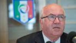 تافيكيو  يعلن استقالته من رئاسة الاتحاد الإيطالي