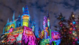 هوليوود تحتفل بأعياد الميلاد مبكراً