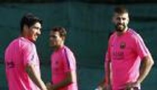 برشلونة يتظلم ضد بطاقتي بيكيه وسواريز