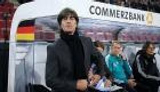 تقارير: ريال مدريد يريد لوف بدلاً من زيدان