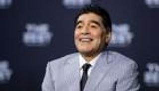 مارادونا على رأس المشاركين في قرعة مونديال روسيا 