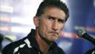 إقالة باوزا من تدريب المنتخب السعودي