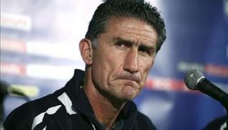 إقالة باوزا من تدريب المنتخب السعودي