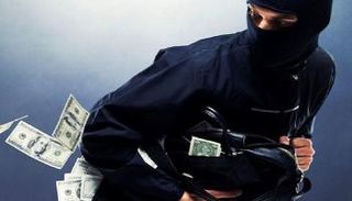 لصوص يسطون على أحد البنوك من خلال نفق