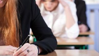 الطلاب تركوا الامتحان باكين لصعوبته