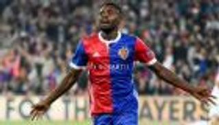 دورتموند راقب نجمي بازل أمام مانشستر يونايتد