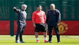 مورينيو يشرح سبب تجميد مختاريان 