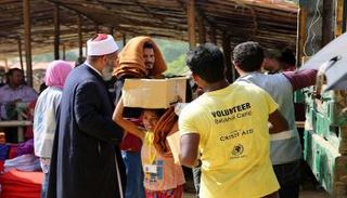 الفريق الإغاثي التابع للأزهر يبدأ توزيع المساعدات الإغاثية والإيوائية والصحية