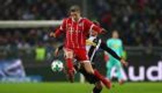 بايرن "هاينكس" يتلقى خسارته الأولى في الدوري