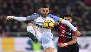 إنتر يرتقي لصدارة الدوري بثلاثية في شباك كالياري