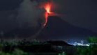 بالفيديو.. رفع حالة التأهب لأقصى درجة بسبب بركان بالي بإندونيسيا