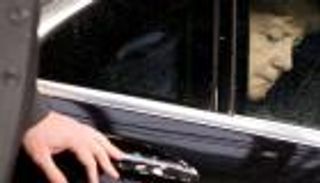 تكتل ميركل يوافق على تشكيل ائتلاف موسع في ألمانيا