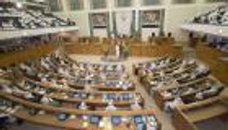 محكمة كويتية تقضي بحبس متهمين اقتحموا مجلس الأمة