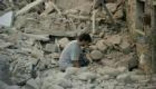 ارتفاع حصيلة زلزال إيران إلى 483 قتيلا