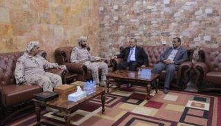 جانب من اجتماع بن دغر مع قادة التحالف العربي