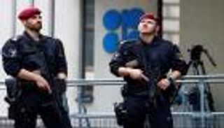 هبوط النفط والأسواق تترقب اجتماع أوبك