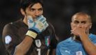 كانافارو يرشح بوفون لرئاسة الاتحاد الإيطالي