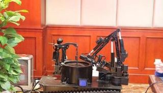 الصين تكشف النقاب عن روبوت جديد لتفكيك المتفجرات عن بُعد 