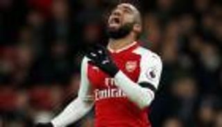 أرسنال بدون لاكازيت أمام يونايتد